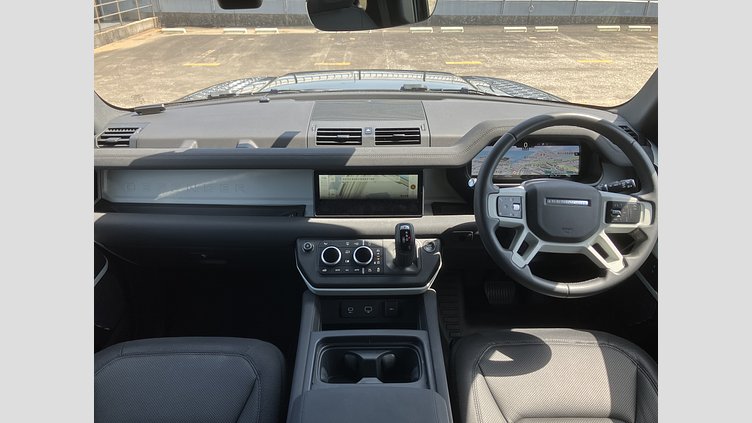 2023 認定中古車 Land Rover Defender 110 サントリーニブラック D300 AWD（AT） X-DYNAMIC SE