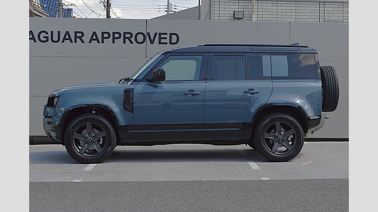 2025 認定中古車 Land Rover Defender 110 タスマンブルー P300 ガソリン X-Dynamic SE