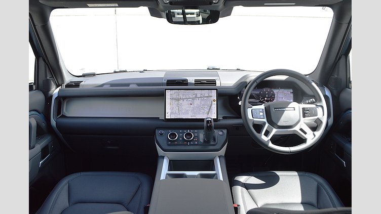 2025 認定中古車 Land Rover Defender 110 タスマンブルー P300 ガソリン X-Dynamic SE