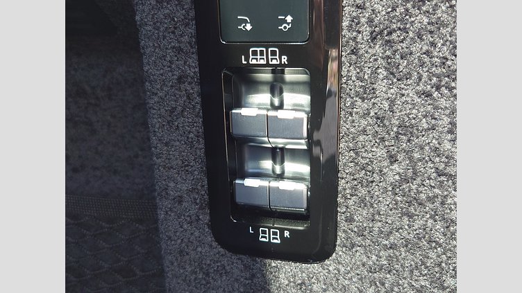 2024 認定中古車 Land Rover Range Rover シャラントグレイ P530 AWD（AT） ロングホイールベース7席シート HSE