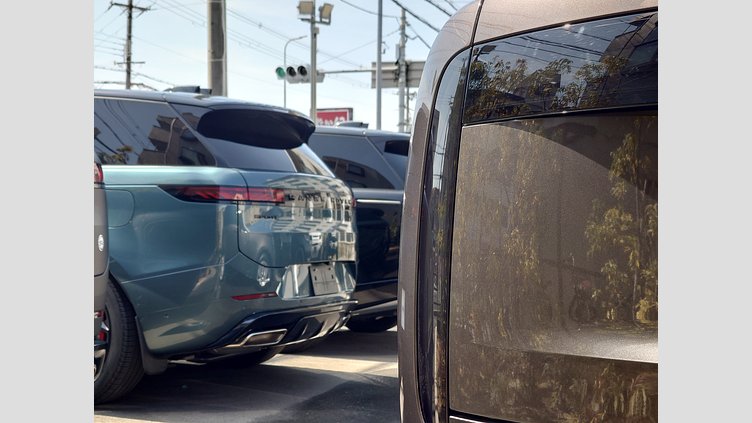 2024 認定中古車 Land Rover Range Rover シャラントグレイ P530 AWD（AT） ロングホイールベース7席シート HSE