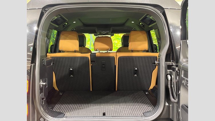 2024 認定中古車 Land Rover Defender 110 サントリーニブラック P525 AWD (AT) V8