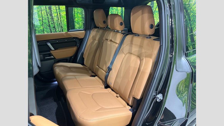 2024 認定中古車 Land Rover Defender 110 サントリーニブラック P525 AWD (AT) V8
