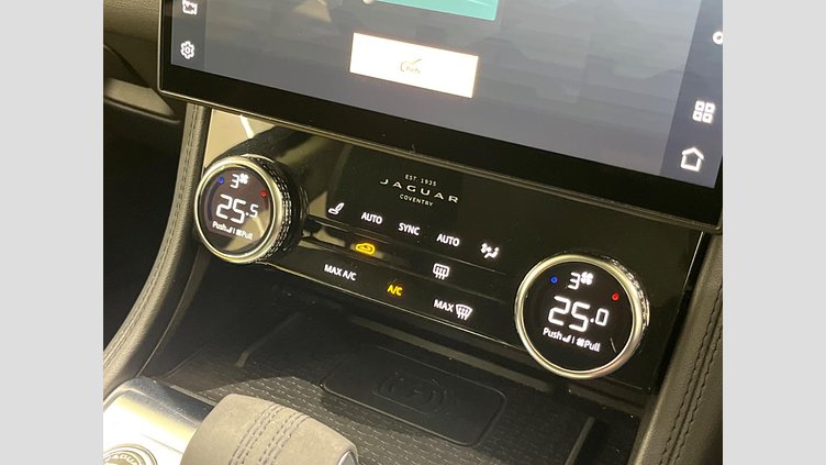 2021 認定中古車 Jaguar F-Pace ユーロンホワイト P250 AWD（オートマチック） S