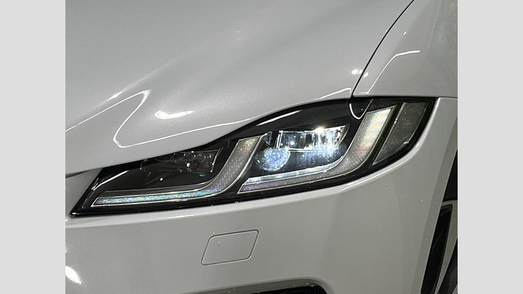 2021 認定中古車 Jaguar F-Pace ユーロンホワイト P250 AWD（オートマチック） S