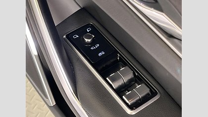 F-Pace 17