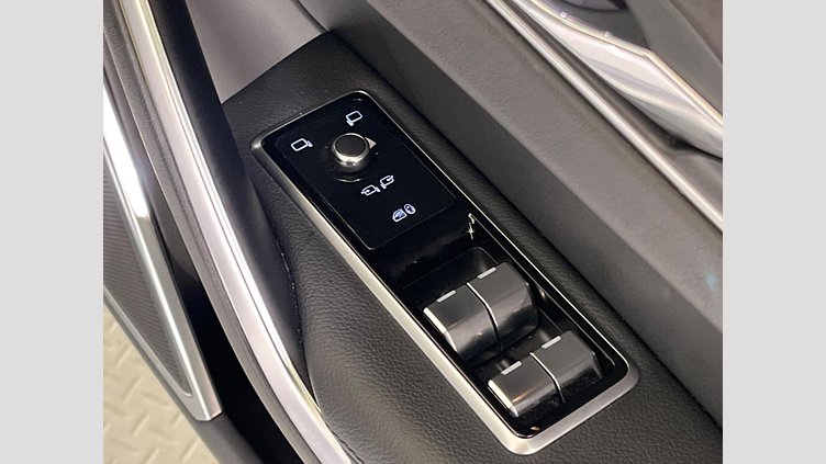 2021 認定中古車 Jaguar F-Pace ユーロンホワイト P250 AWD（オートマチック） S