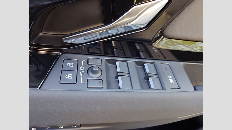 2024 認定中古車 Land Rover Range Rover Evoque カルパチアングレイ D200マイルドハイブリッド（ディーゼル） スタンダードホイールベース S