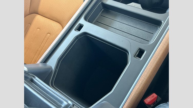 2023 認定中古車 Land Rover Defender 110 サントリーニブラック D300 AWD（AT） X