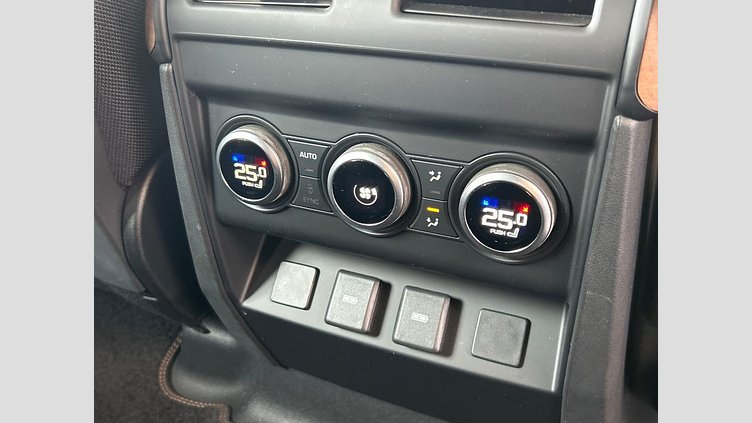 2023 認定中古車 Land Rover Defender 110 サントリーニブラック D300 AWD（AT） X