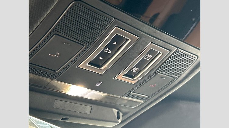 2023 認定中古車 Land Rover Defender 110 サントリーニブラック D300 AWD（AT） X