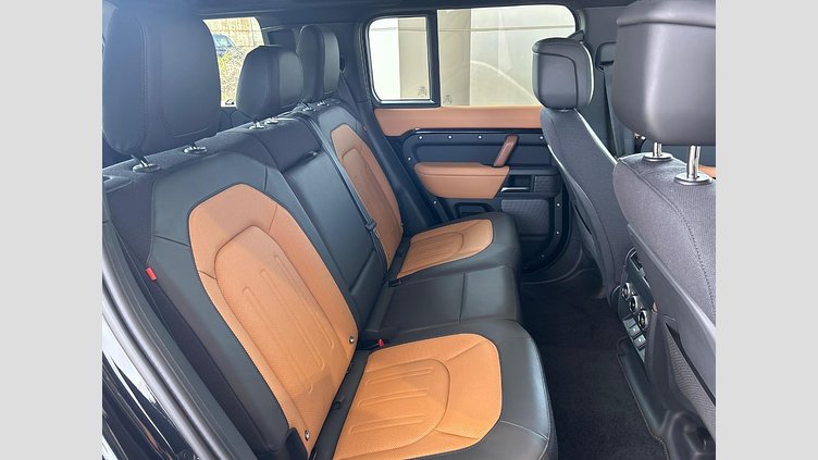 2023 認定中古車 Land Rover Defender 110 サントリーニブラック D300 AWD（AT） X