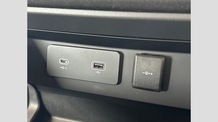 2023 認定中古車 Land Rover Defender 110 サントリーニブラック D300 AWD（AT） X