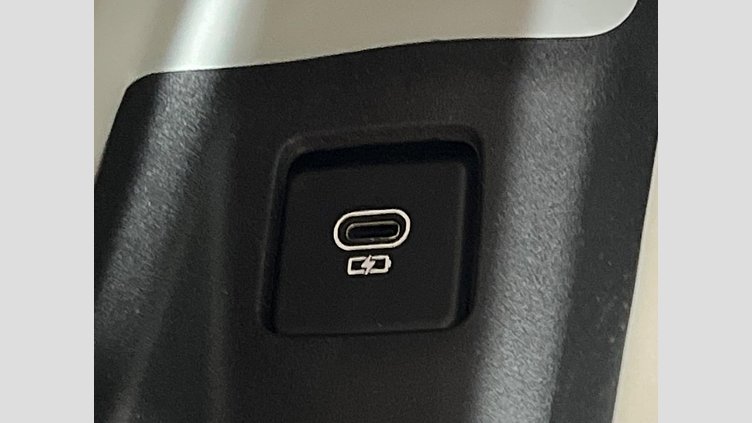 2024 認定中古車 Land Rover Defender 110 ゴンドワナストーン D300 AWD（AT） S