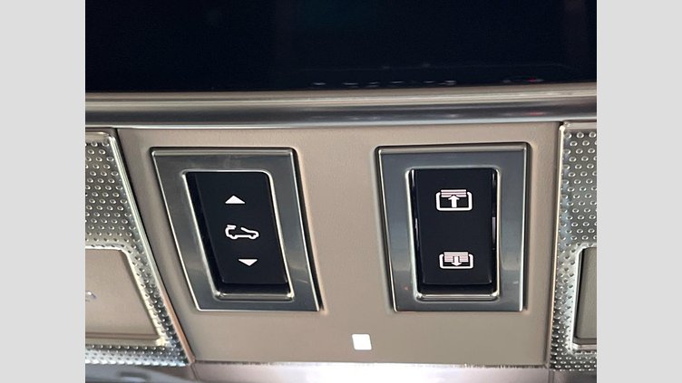 2024 認定中古車 Land Rover Defender 110 ゴンドワナストーン D300 AWD（AT） S