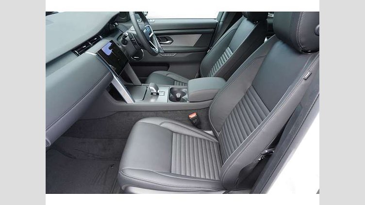 2024 認定中古車 Land Rover Discovery Sport オストゥーニパールホワイト D200マイルドハイブリッド（ディーゼル） 標準ホイール Dynamic SE