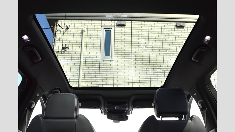 2023 認定中古車 Jaguar F-Pace オストゥーニパールホワイト D204 AWD（オートマチック）MHEV R-DYNAMIC SE