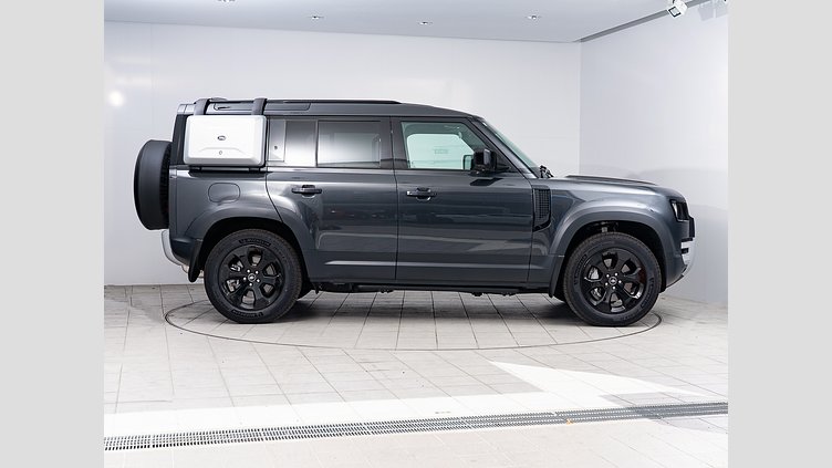 2025 認定中古車 Land Rover Defender 110 カルパチアングレイ D350 ディーゼルマイルドハイブリッド S　D350　コイルサスペンション