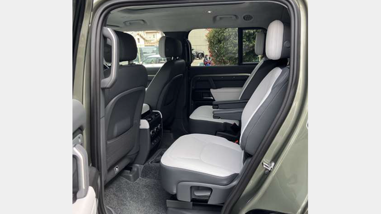 2024 認定中古車 Land Rover Defender 130 パンゲアグリーン D350 ディーゼルマイルドハイブリッド X