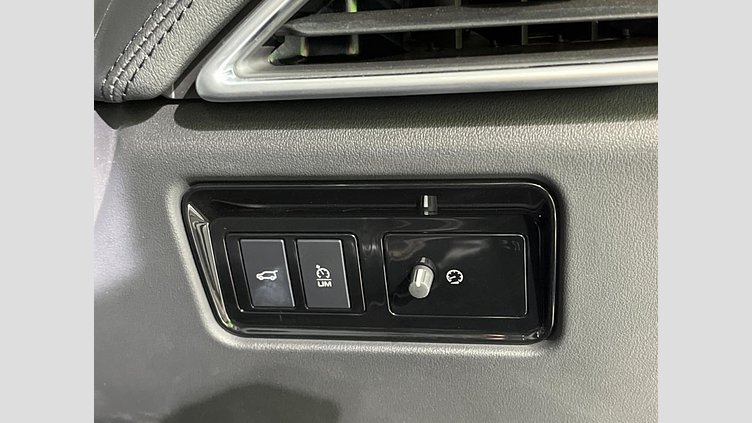 2019 認定中古車 Jaguar F-Pace Fuji White 2.0 litre i4D Diesel プレステージ