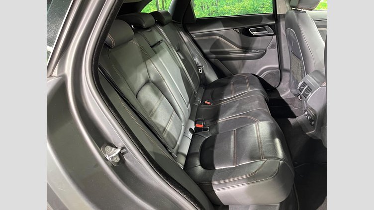 2019 認定中古車 Jaguar F-Pace Fuji White 2.0 litre i4D Diesel プレステージ