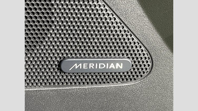 2019 認定中古車 Jaguar F-Pace Fuji White 2.0 litre i4D Diesel プレステージ