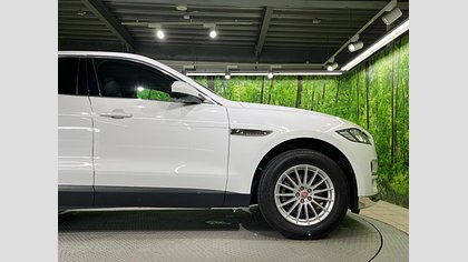 F-Pace 28
