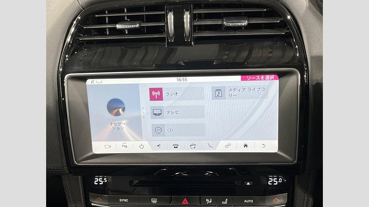 2019 認定中古車 Jaguar F-Pace Fuji White 2.0 litre i4D Diesel プレステージ