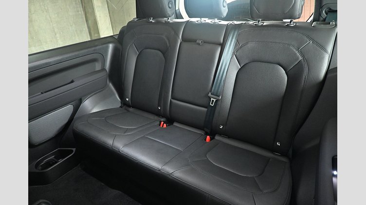 2023 認定中古車 Land Rover Defender 90 パンゲアグリーン P300 AWD（AT） SE