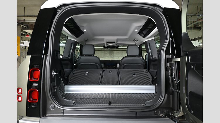 2023 認定中古車 Land Rover Defender 90 パンゲアグリーン P300 AWD（AT） SE