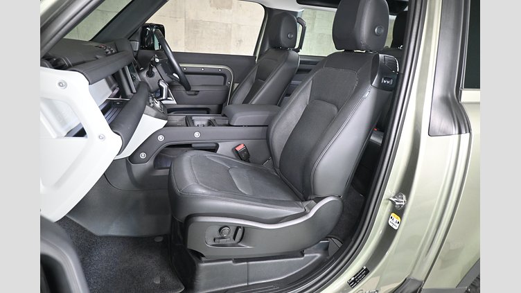 2023 認定中古車 Land Rover Defender 90 パンゲアグリーン P300 AWD（AT） SE