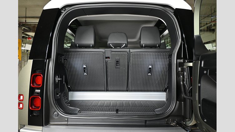 2023 認定中古車 Land Rover Defender 90 パンゲアグリーン P300 AWD（AT） SE