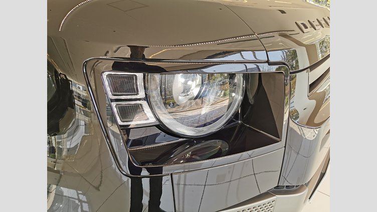 2023 認定中古車 Land Rover Defender 110 サントリーニブラック D300 AWD（AT） X-DYNAMIC SE