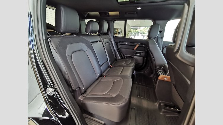 2023 認定中古車 Land Rover Defender 110 サントリーニブラック D300 AWD（AT） X-DYNAMIC SE