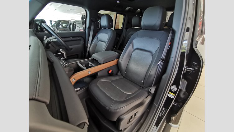 2023 認定中古車 Land Rover Defender 110 サントリーニブラック D300 AWD（AT） X-DYNAMIC SE