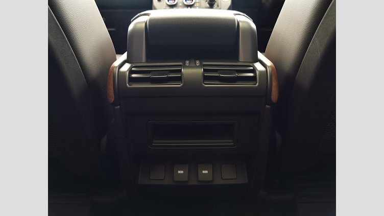 2023 認定中古車 Land Rover Defender 110 サントリーニブラック D300 AWD（AT） X-DYNAMIC SE