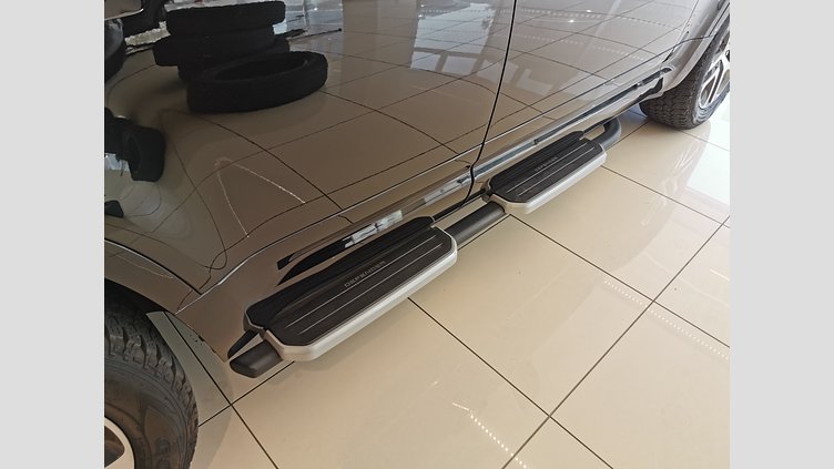 2023 認定中古車 Land Rover Defender 110 サントリーニブラック D300 AWD（AT） X-DYNAMIC SE