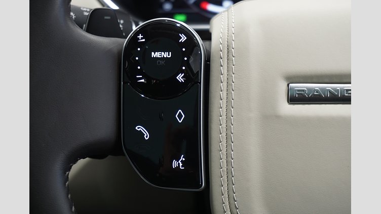 2021 認定中古車 Land Rover Range Rover ユーロンホワイト P400e 2.0リッターSi4 404PS プラグインハイブリッド （PHEV） スタンダードホイールベース VOGUE