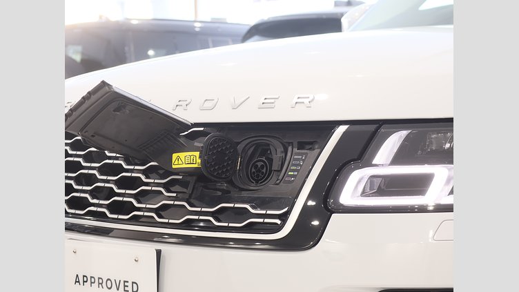 2021 認定中古車 Land Rover Range Rover ユーロンホワイト P400e 2.0リッターSi4 404PS プラグインハイブリッド （PHEV） スタンダードホイールベース VOGUE
