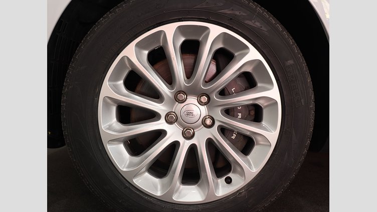 2021 認定中古車 Land Rover Range Rover ユーロンホワイト P400e 2.0リッターSi4 404PS プラグインハイブリッド （PHEV） スタンダードホイールベース VOGUE