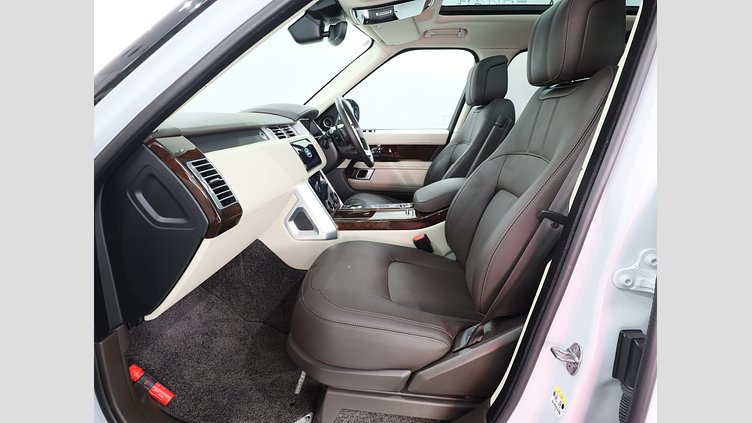 2021 認定中古車 Land Rover Range Rover ユーロンホワイト P400e 2.0リッターSi4 404PS プラグインハイブリッド （PHEV） スタンダードホイールベース VOGUE