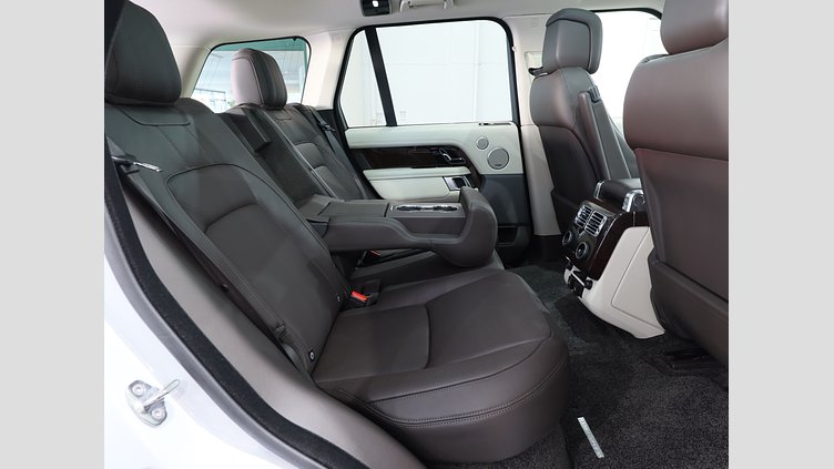 2021 認定中古車 Land Rover Range Rover ユーロンホワイト P400e 2.0リッターSi4 404PS プラグインハイブリッド （PHEV） スタンダードホイールベース VOGUE