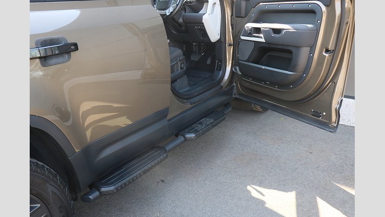 2021 認定中古車 Land Rover Defender 110 ゴンドワナストーン P300 AWD（AT） BASE