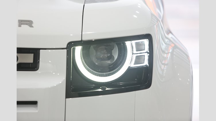 2022 認定中古車 Land Rover Defender 130 フジホワイト D300 AWD AUTOMATIC MHEV FIRST EDITION