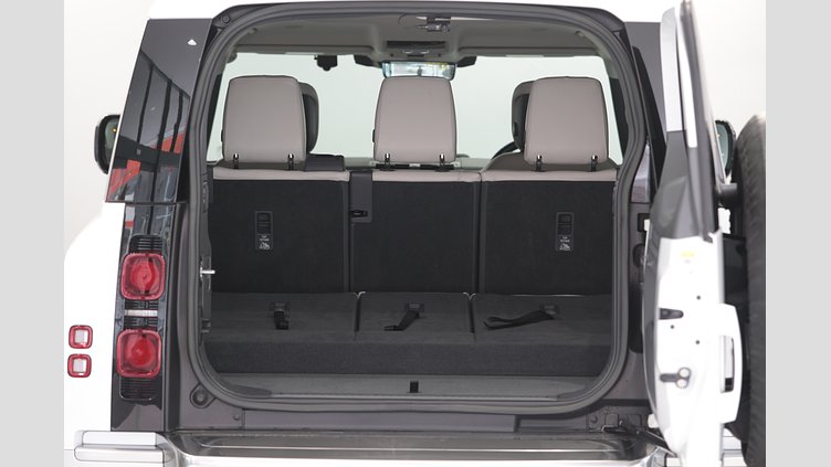 2022 認定中古車 Land Rover Defender 130 フジホワイト D300 AWD AUTOMATIC MHEV FIRST EDITION