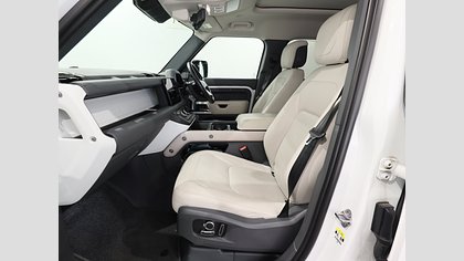 Defender 130 4