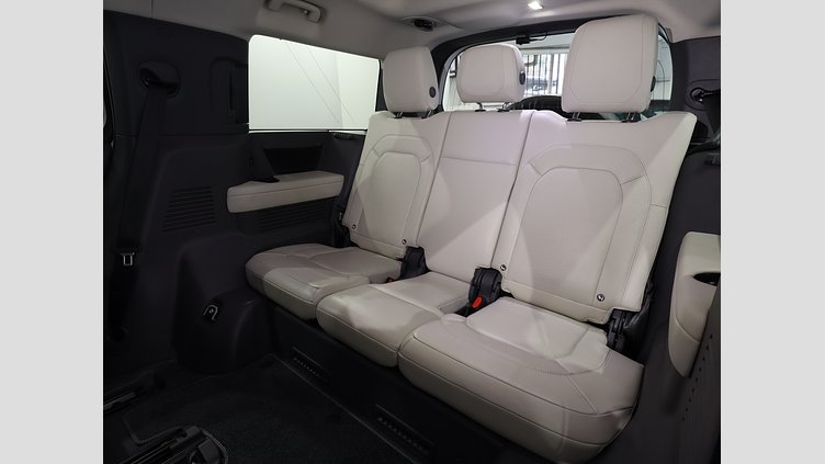 2022 認定中古車 Land Rover Defender 130 フジホワイト D300 AWD AUTOMATIC MHEV FIRST EDITION