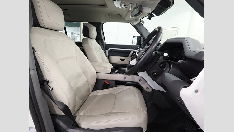 2022 認定中古車 Land Rover Defender 130 フジホワイト D300 AWD AUTOMATIC MHEV FIRST EDITION
