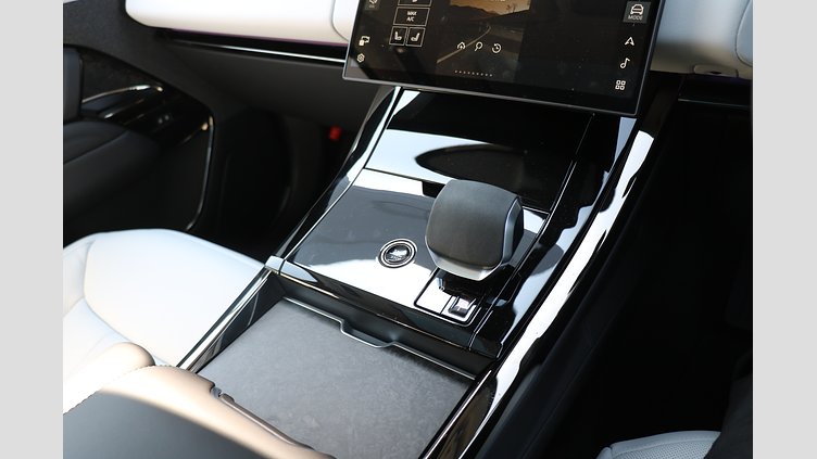 2025 認定中古車 Land Rover Range Rover Sport サントリーニブラック D300マイルドハイブリッド スタンダードホイールベース Dynamic HSE