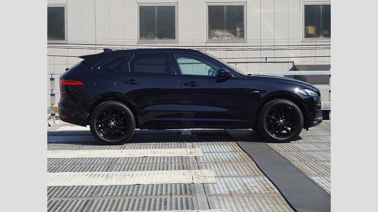 2017 認定中古車 Jaguar F-Pace Santorini Black 8速AT　AWD 20d R-SPORT